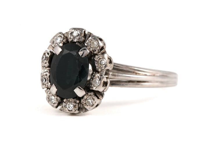 Bague 56 Bague des années 70 en or blanc 18 carats, saphir et diamants taille 8/8 58 Facettes 23844