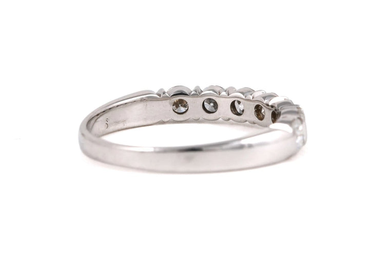 54 Bague contemporaine en or blanc 18 carats et diamants 0,70 ct 58 Facettes 23903