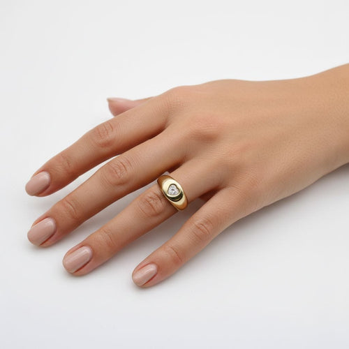 Bague 53 Signature - Chevalière ovale en or 14K et diamant cœur 58 Facettes 11188