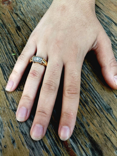 57 Bague en or jaune et diamants 58 Facettes 1808192