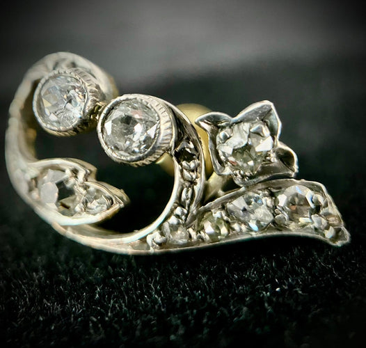 Boucles d'oreilles Boucles d’oreilles anciennes en or jaune, platine et diamants 58 Facettes Boucles 9