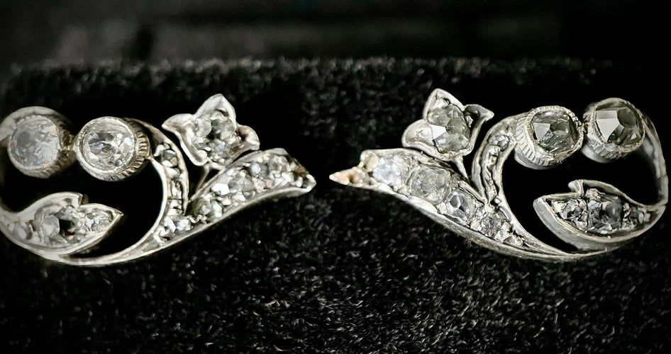 Boucles d'oreilles Boucles d’oreilles anciennes en or jaune, platine et diamants 58 Facettes Boucles 9