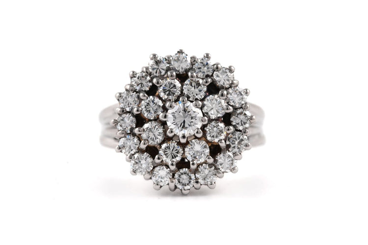 51 Bague années 70 en or blanc et diamants 58 Facettes 23896
