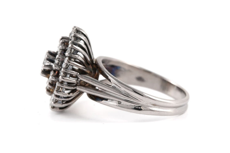 51 Bague années 70 en or blanc et diamants 58 Facettes 23896