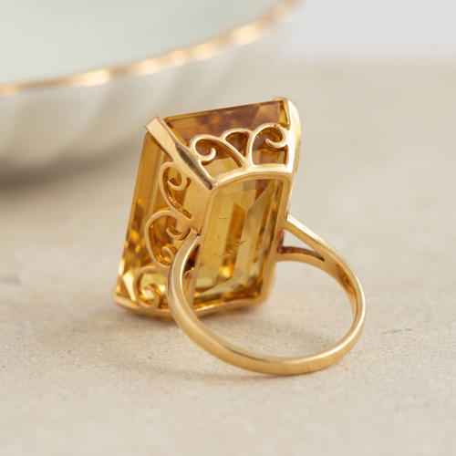 57 Bague en or jaune 18 ct avec citrine 58 Facettes HJ062616