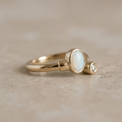 60 Toi-et-Moi - Bague en or jaune 585, opale et diamant 58 Facettes HJ062636
