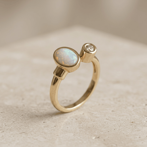 60 Toi-et-Moi - Bague en or jaune 585, opale et diamant 58 Facettes HJ062636