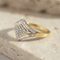 60 Bague géométrique en or jaune 585 et diamants 58 Facettes HJ062627