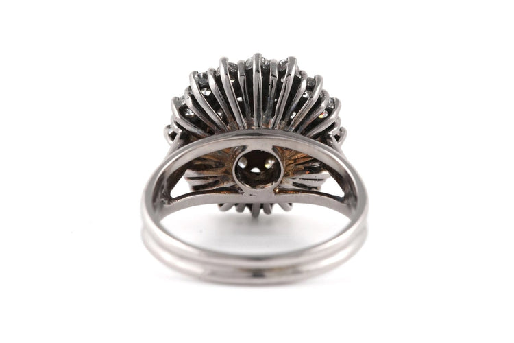 51 Bague années 70 en or blanc et diamants 58 Facettes 23896