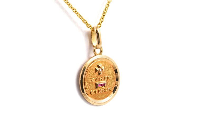 Pendentif années 50 en or jaune, rubis et diamant 58 Facettes B896