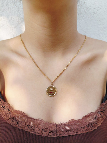 Augis - Médaille d'amour en or jaune, rubis et diamant 58 Facettes 1808874