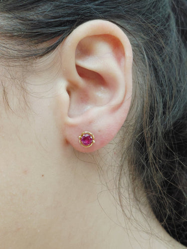 Boucles d'oreilles en or jaune et rubis 58 Facettes 1809238