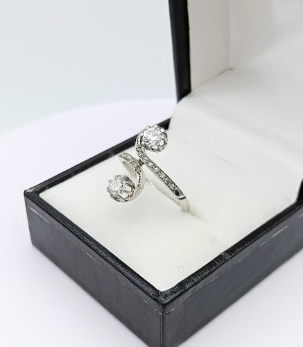 50 Bague Toi et Moi ancienne en platine et diamants 58 Facettes AX/58/1/45