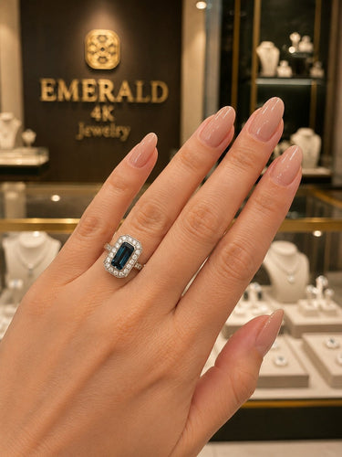 Bague 55 Bague rectangulaire en or blanc, topaze bleue et diamants 58 Facettes 50497