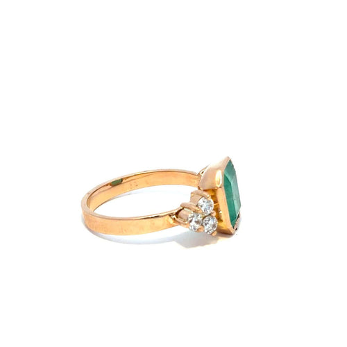 Bague 56 Bague en or jaune avec émeraude colombienne et diamants 58 Facettes 50499