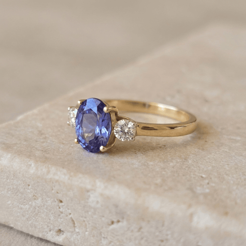 59 Bague en or jaune 585 avec tanzanite et diamants 58 Facettes HJ062632