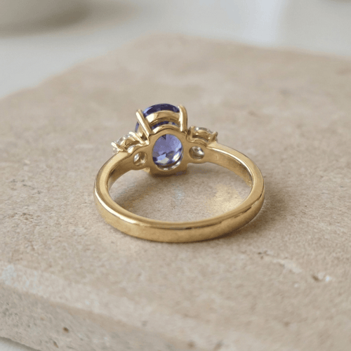59 Bague en or jaune 585 avec tanzanite et diamants 58 Facettes HJ062632