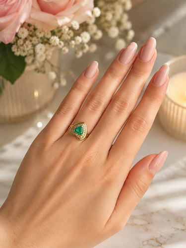 Bague 52 Bague cœur en or jaune, émeraude colombienne et diamants 58 Facettes 50500