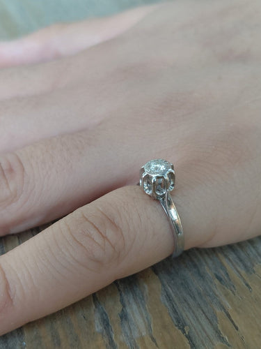 49 Bague solitaire en or blanc et diamant 58 Facettes 1810607