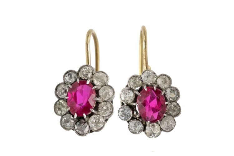 Boucles d'oreilles fleurs en or jaune, diamants et rubis synthétiques 58 Facettes 10716