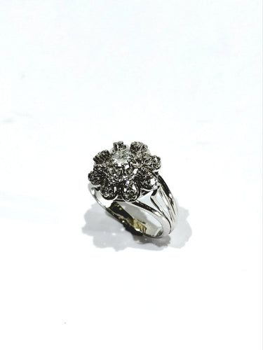 52.5 Bague en or blanc et diamants taille ancienne 58 Facettes 1811165