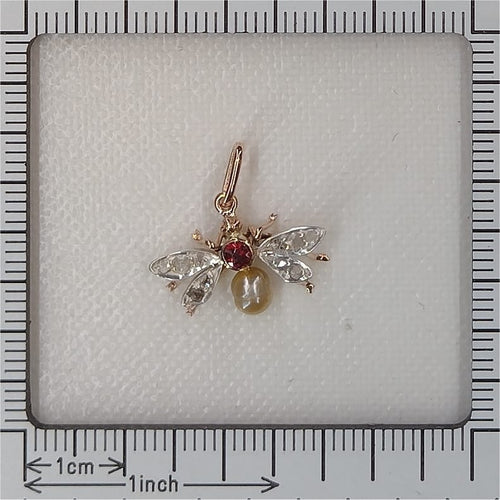 26079-0303.p06_Victorian fly or bee pendant with rose cuts  paste and pearl  circa 1900-en.jpg