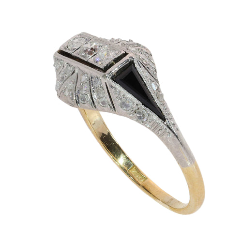 26085-0110.p05_Art Deco Diamond and Onyx Ring in Gold and Platinum  circa 1930-en.jpg