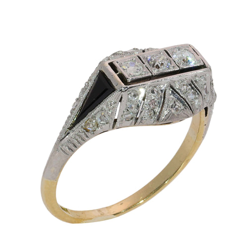 26085-0110.p09_Art Deco Diamond and Onyx Ring in Gold and Platinum  circa 1930-en.jpg