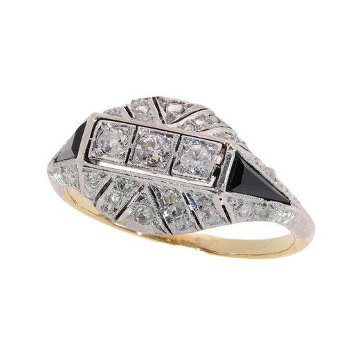 26085-0110.p04_Art Deco Diamond and Onyx Ring in Gold and Platinum  circa 1930-en.jpg