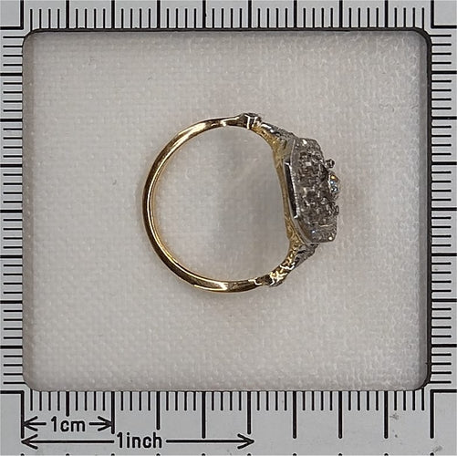 26089-0352.p13_Platinum Lace and Old Cut Diamonds in an Edwardian Ring  circa 1915-en.jpg