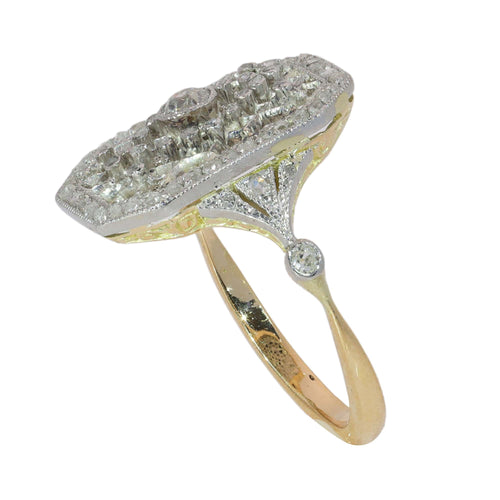 26089-0352.p06_Platinum Lace and Old Cut Diamonds in an Edwardian Ring  circa 1915-en.jpg