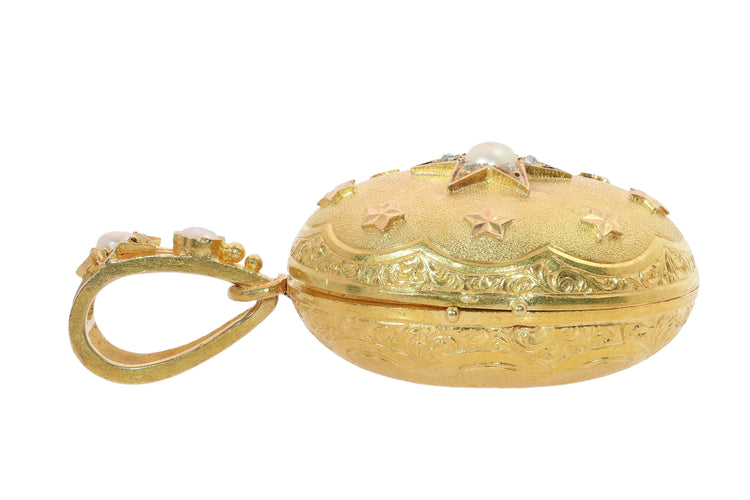 26106-0437.p04_Victorian Star Locket Pendant in 18K Gold  circa 1860  with Diamonds and Pearls-en.jpg