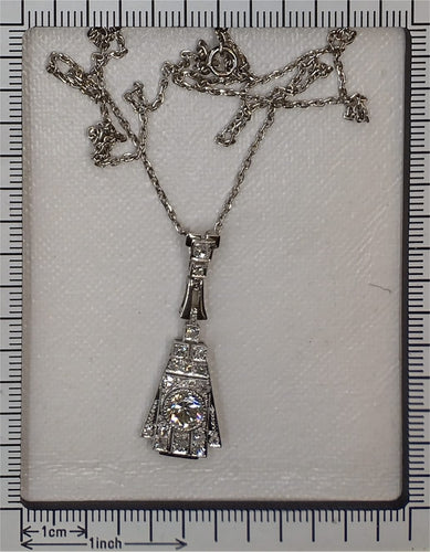 26107-0277.p09_Geometry in Motion  A Platinum Art Deco Diamond Pendant  circa 1920-en.jpg