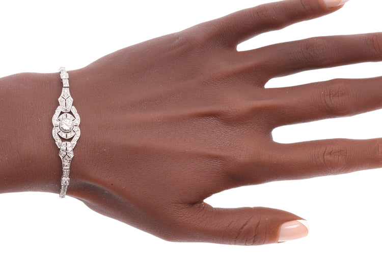 26117-0106.p02_Architectural Art Deco Platinum Diamond Bracelet  Circa 1930-en.jpg