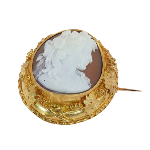 26127-0262.p05_Mythology and Memory in an 18K Gold Cameo Locket Brooch  circa 1870-en.jpg