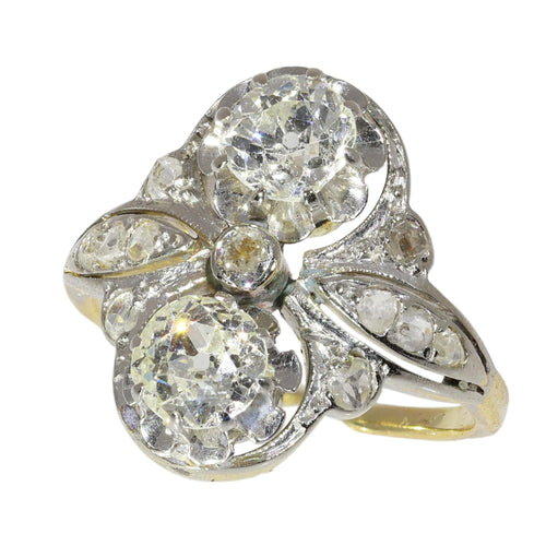 26146-0011.p00_Belle  poque Diamond Ring with Leaf-Shaped Shoulders  circa 1910-en.jpg