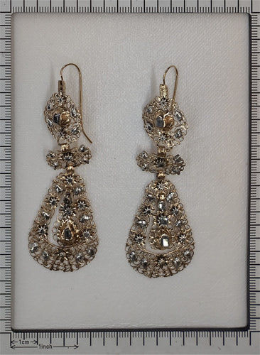 26147-0053.p06_Rococo Diamond Pendant Earrings from the Southern Netherlands  circa 1750-en.jpg