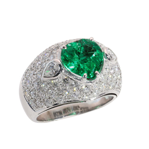 26155-0108.p10_A Bold Vintage Ring with a Colombian Emerald Heart and Diamonds  circa 1990-en.jpg