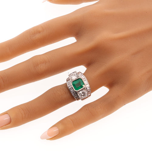 26155-0112.p02_An Architectural Emerald and Diamond Statement Ring  c  1955-en.jpg