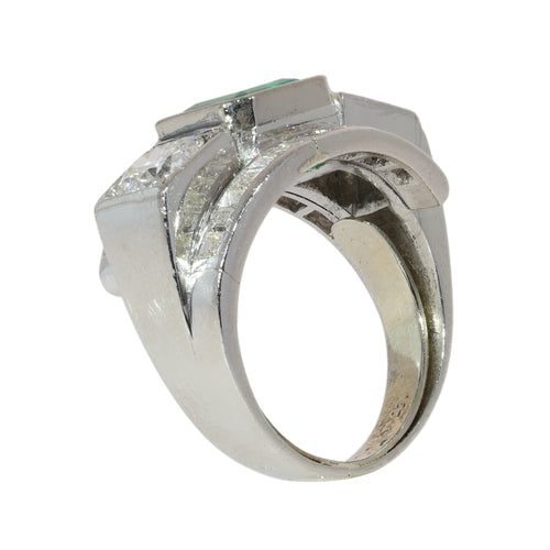 26155-0112.p07_An Architectural Emerald and Diamond Statement Ring  c  1955-en.jpg