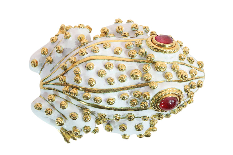26211-0088.p02_David Webb White Enamel and Ruby Frog Brooch  1960s to 1970s-en.jpg