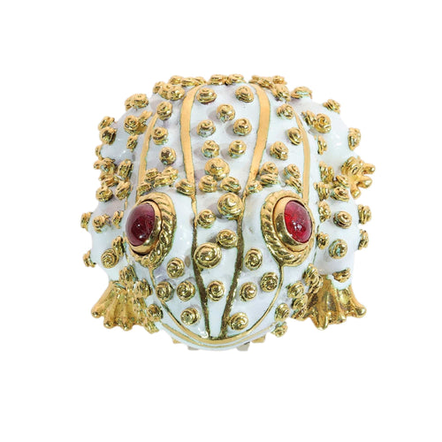 26211-0088.p05_David Webb White Enamel and Ruby Frog Brooch  1960s to 1970s-en.jpg