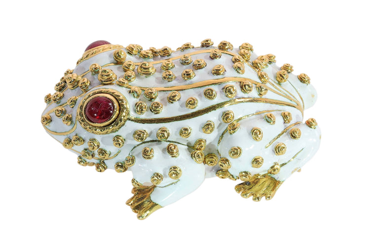 26211-0088.p07_David Webb White Enamel and Ruby Frog Brooch  1960s to 1970s-en.jpg