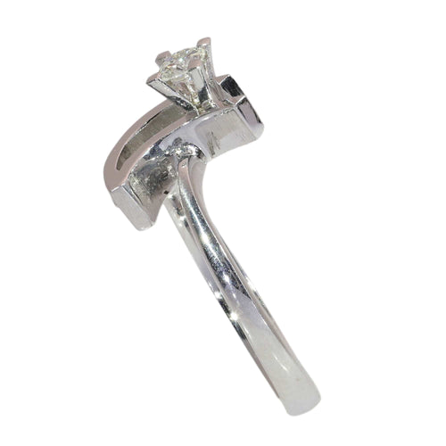 26232-0179.p06_Circa 1970 18K White Gold Modernist Diamond Ring-en.jpg