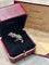 52 Panthère de Cartier - Bague en or blanc, diamants, émeraudes et onyx 58 Facettes jnci162