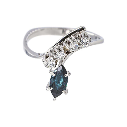 51 Bague en or blanc, saphir et diamants 58 Facettes 5782523CN