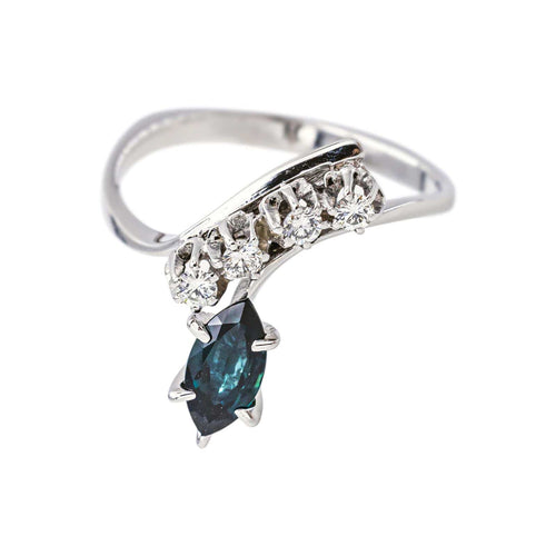 51 Bague en or blanc, saphir et diamants 58 Facettes 5782523CN