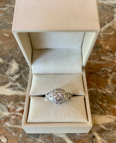 50 Bague Art déco en platine et diamants 1,10 carat 58 Facettes BD223