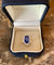 58 Pompadour - Bague en or jaune, saphir de Ceylan et diamants 58 Facettes BSA11