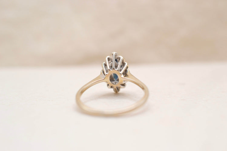 https://cdn.shopify.com/s/files/1/0963/7950/2920/files/bague-marquise-or-blanc-saphir-diamants.jpg?v=1787667013